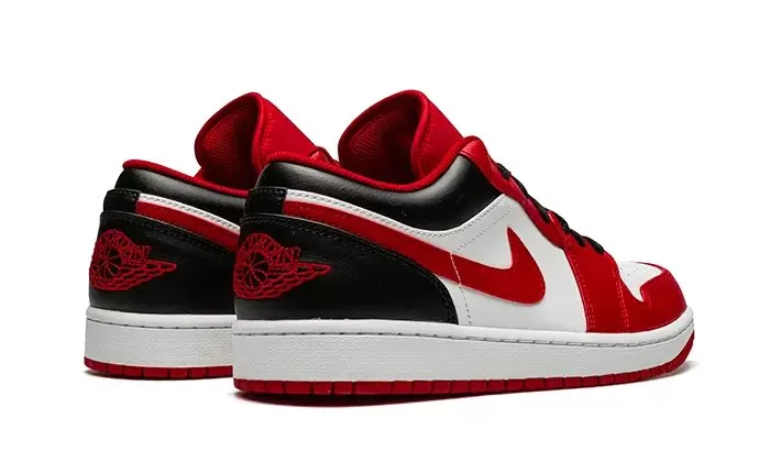 Air Jordan 1 Low Bulls