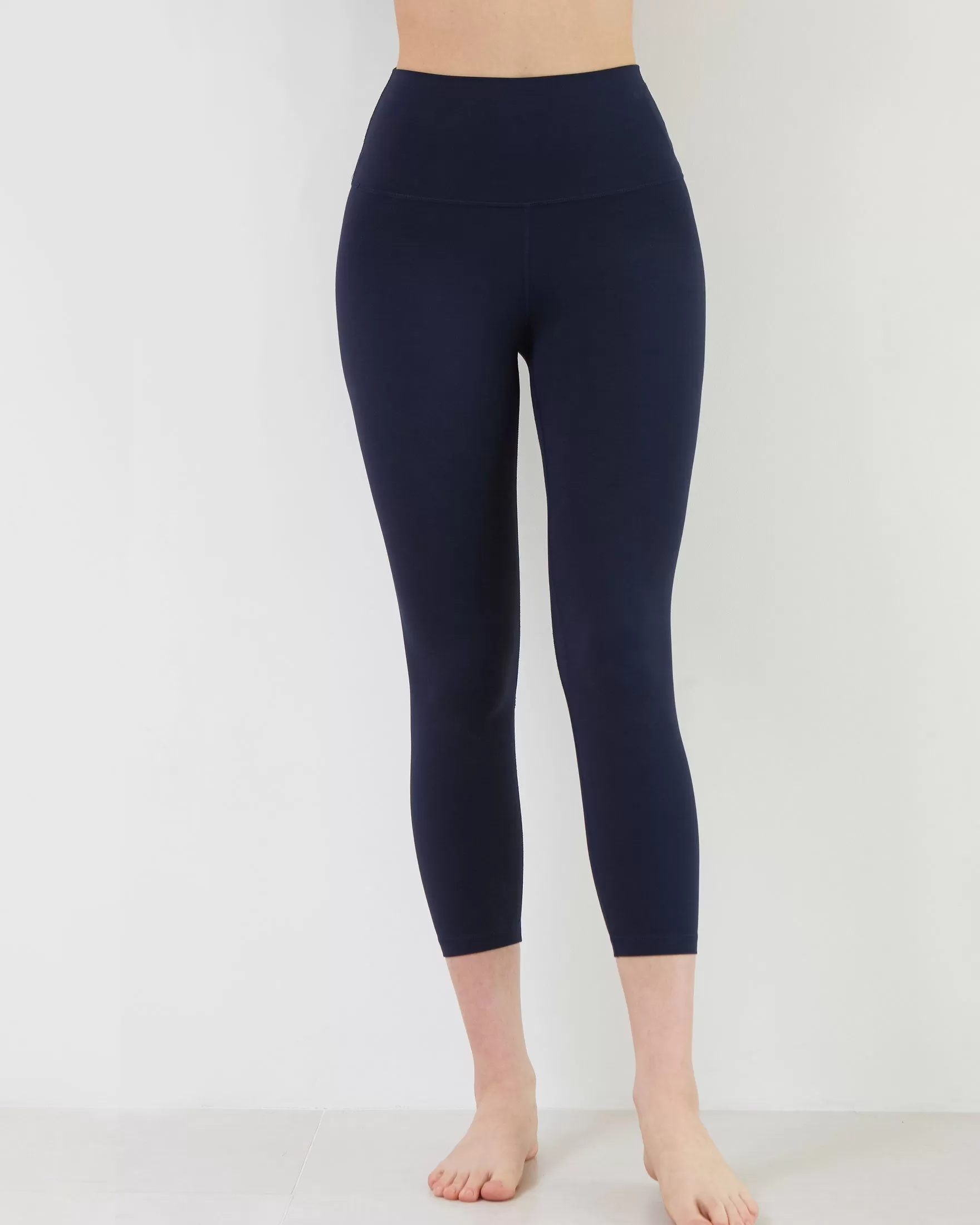 Basic Compass Capri Leggings 21