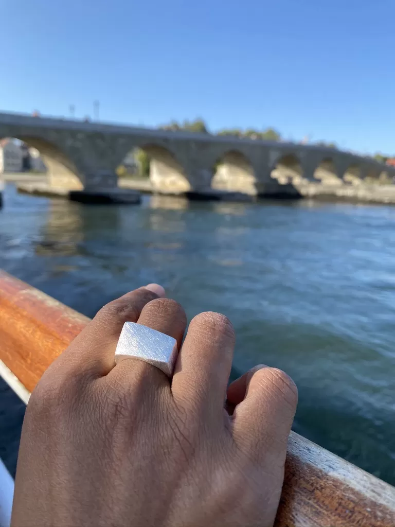 Bilbao Angular Rectangular Ring