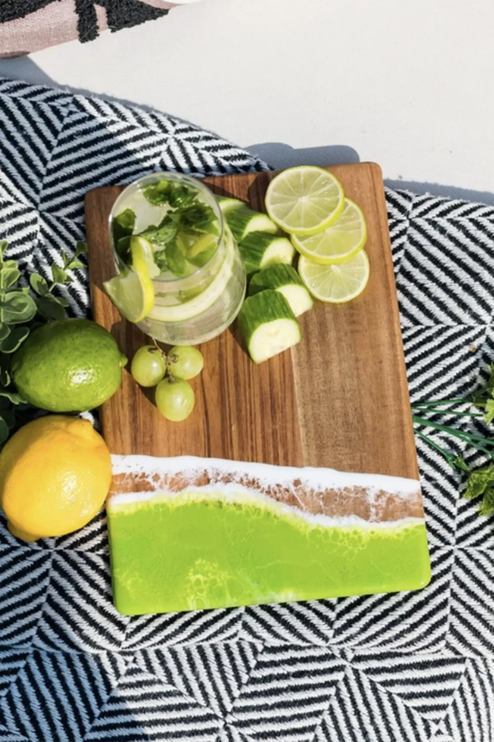 Lynnie Cheeseboard - Mini Lime