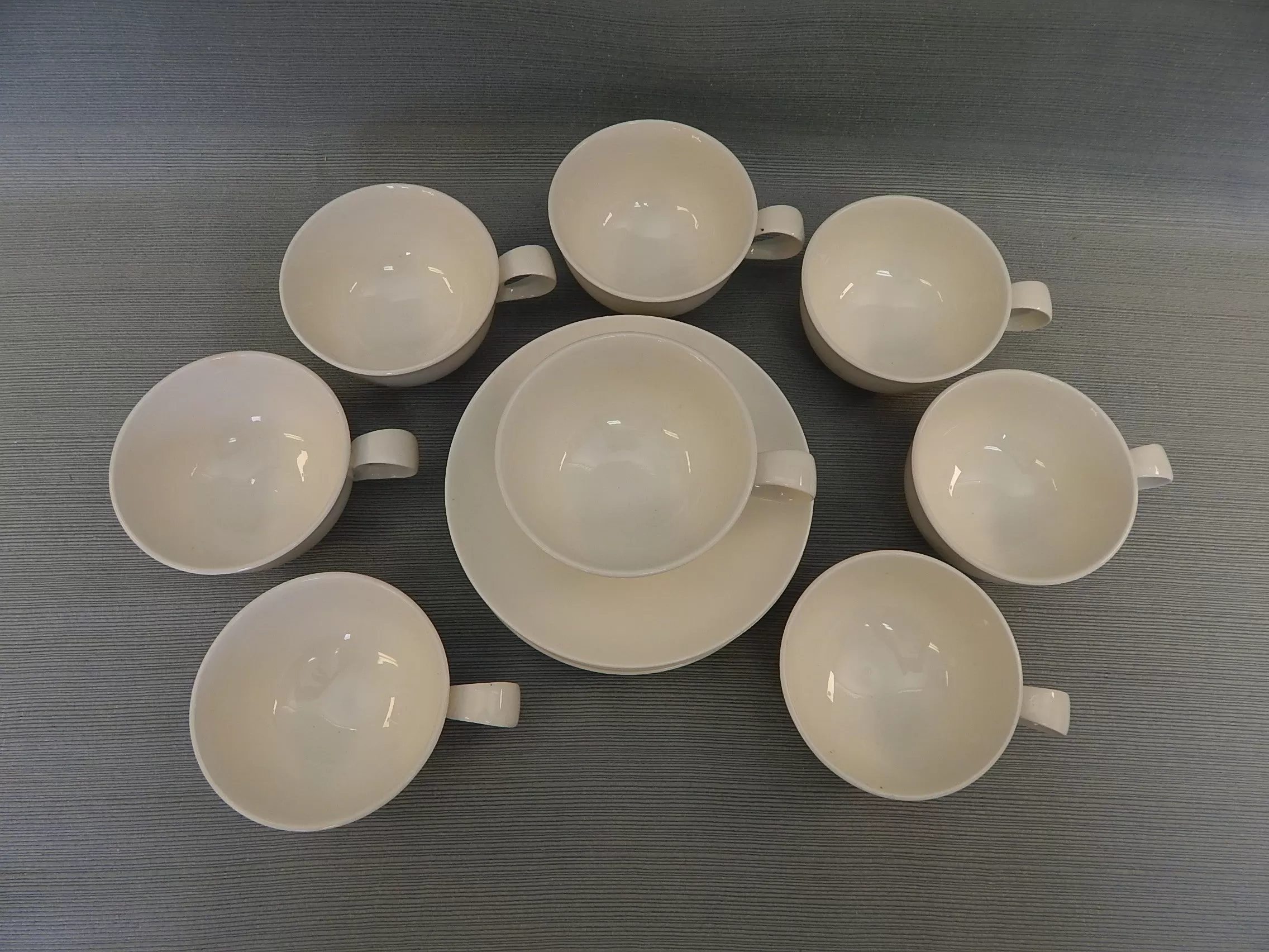 Set of 8 Eva Zeisel Cups and Saucers - Very Good Condition