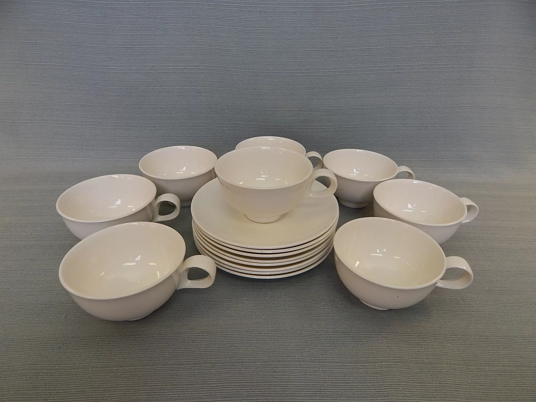 Set of 8 Eva Zeisel Cups and Saucers - Very Good Condition